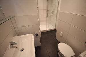 RENOVIERTE KOMFORTWHG. SANIERTES DUSCHBAD BALKON GARAGE MÖGL. 1.OG MODERNE BÖDEN OBERBILK/ELLERSTR. – Ellerstraße 139, 40227 Oberbilk, Düsseldorf – Vorschaubild 6