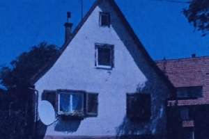 Kleines Wohnhaus (ca. 71m²) mit Keller und Stellplatz zu vermieten – Die vollständige Adresse der Immobilie erhältst du vom Anbieter., 72218 Wildberg – Vorschaubild 3