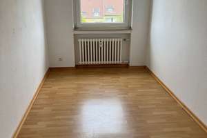 3 Zimmer-Wohnung mit Balkon in ruhiger und dennoch zentraler Lage! – Spichernstr.  37, 45138 Huttrop, Essen – Vorschaubild 3