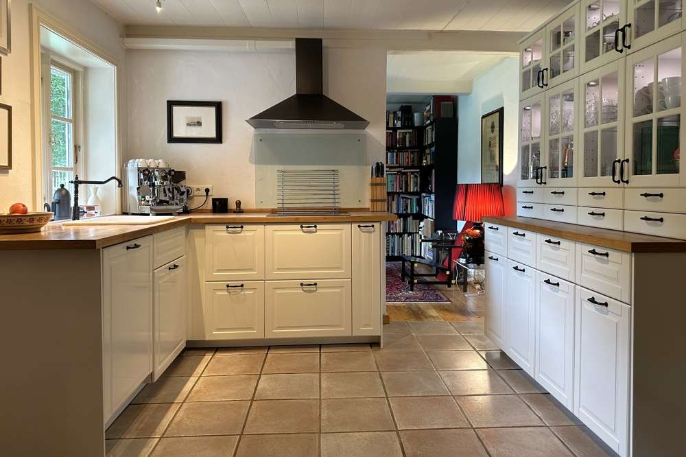 Immobilie in Wittbek - Reetgedecktes Anwesen auf einem parkähnlichen Grundstück in ruhiger Ortsrandlage in Wittbek - Bild 2