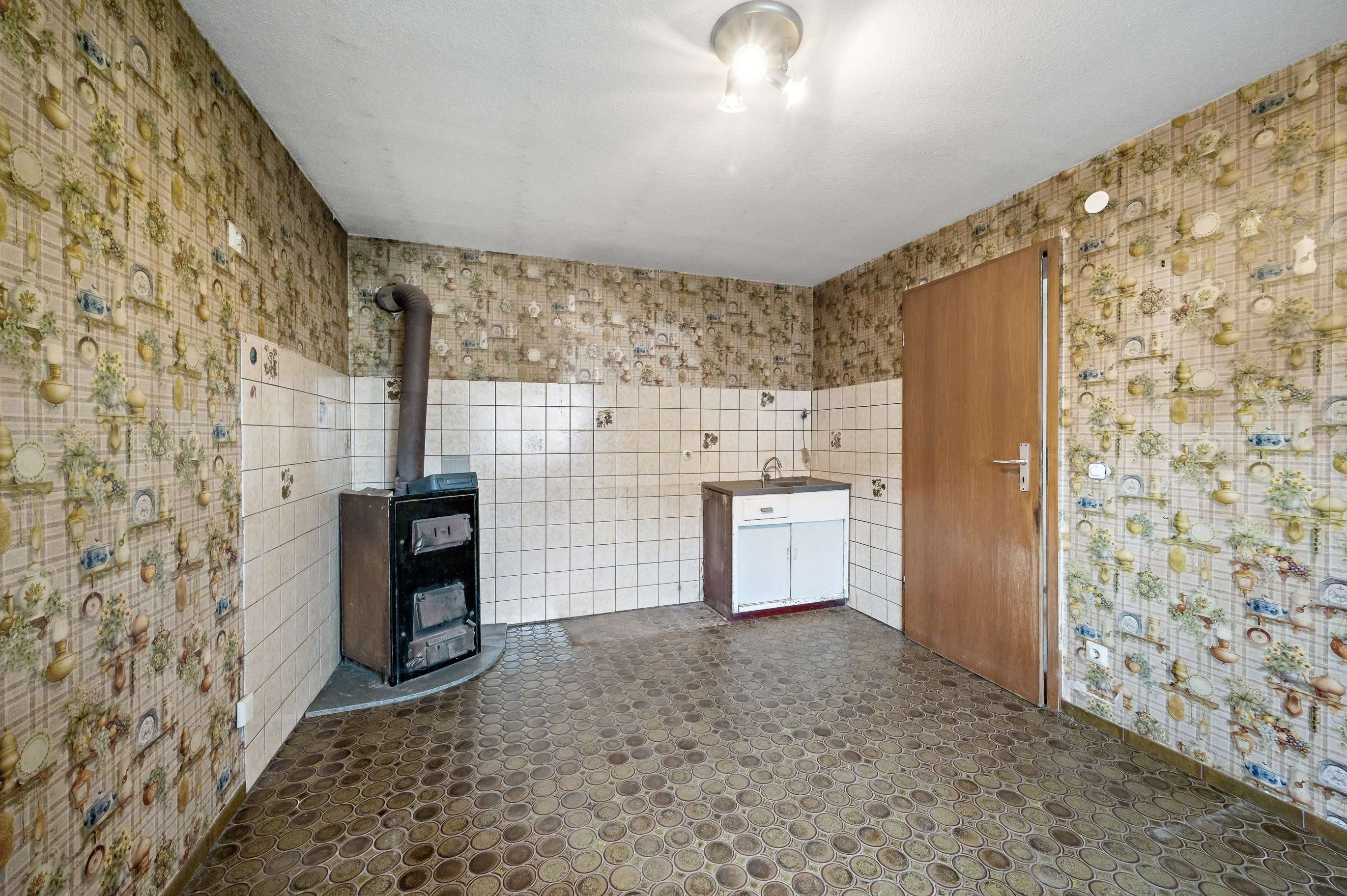 Immobilie in Winterlingen - Handwerker für teilentkerntes Bauernhaus gesucht - Bild 1