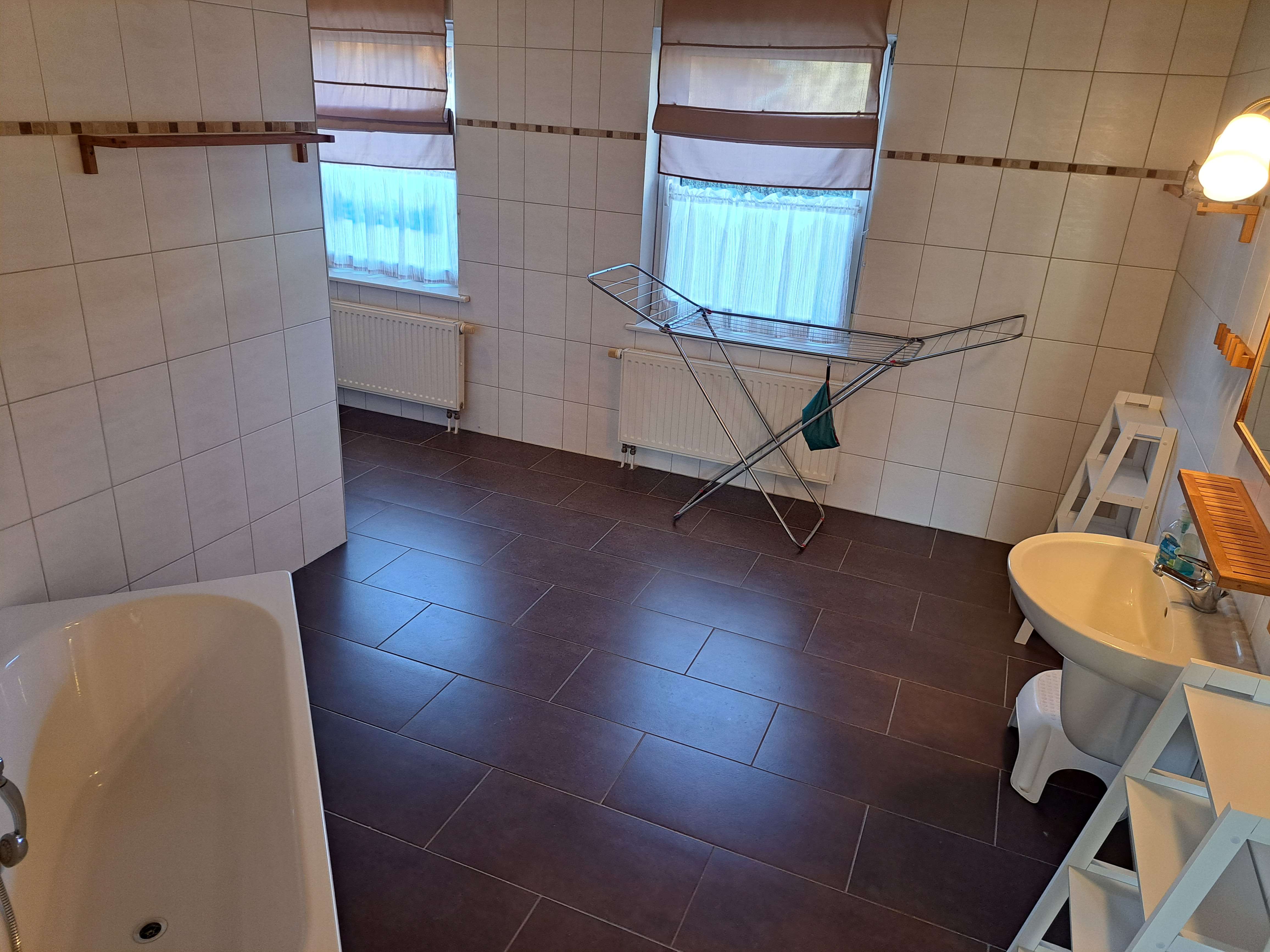 Immobilie in Glowe - Zweifamilienhaus - 300 m zum Strand, beide WE frei verfügbar - Bild 2