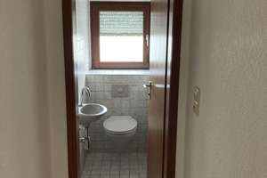 Gepflegte 3,5-Zimmer-Wohnung mit Balkon und EBK in Fellbach – Die vollständige Adresse der Immobilie erhältst du vom Anbieter., 70374 Fellbach – Vorschaubild 5