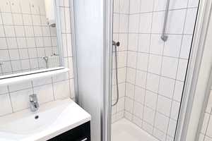 *COOLES STUDENTENDOMIZIL* SPORTLICH INS DACHGESCHOSS **TEILMÖBLIERT & RENOVIERT IN FRIEDRICHSTADT ** – Kirchfeldstr. xx, 40215 Düsseldorf – Vorschaubild 6