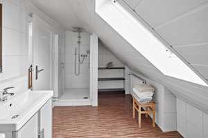 Familienidyll mit Pool - 730 qm Gartenparadies – 200 qm Wohlfühlhaus in sonniger Hanglage – Böblingen (Kreis) – Vorschaubild 13