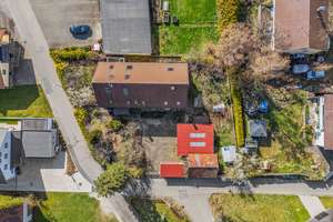 Wohnhaus mit Potenzial: zwei Doppelhaushälften in Münsingen – Die vollständige Adresse der Immobilie erhältst du vom Anbieter., 72525 Münsingen – Vorschaubild 3