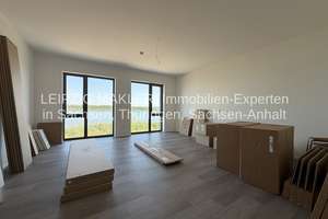 SOFORT EINZIEHEN: Premium Service-Wohnen: Fitnessstudio, Sauna, Swimmingpool, Terrassen, Gastronomie – Seepromenade 12-16, 4442 Zwenkau – Vorschaubild 2