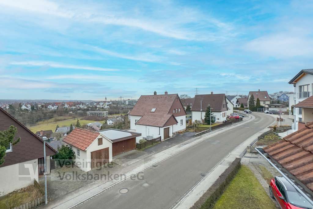 Immobilie in Holzgerlingen - Großzügige Maisonette-Wohnung mit Studio, Balkon und Tiefgaragenstellplatz - Bild 4