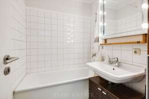 Sonnige 3-Zimmer-Dachgeschoss-Wohnung mit zwei Balkonen und Parkblick – 81547 Giesing, München – Vorschaubild 9