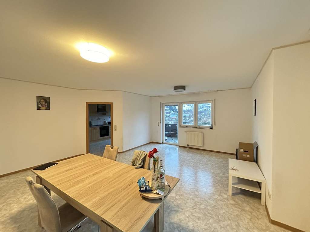 Immobilie in Frammersbach - Großzügige 3-Zimmer-Eigentumswohnung mit Balkon und unverbaubarer Aussicht - Bild 0