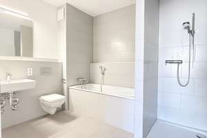 Lichtdurchflutete 3-Zi.-Wohnung mit Balkon, Einbauküche mit Kochinsel und zwei Bädern! – An den Grachten 7, 55120 Neustadt, Mainz – Vorschaubild 13