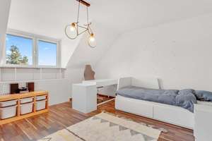 Traumhafte Ruheoase! Elegantes Stadthaus mit 700m² Grundstück, Pool und einzigartigem Garten – Die vollständige Adresse der Immobilie erhältst du vom Anbieter., 90439 St. Leonhard, Nürnberg – Vorschaubild 20