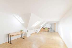 Helle 2 Zi DG Wohnung mit Blick über Durlach