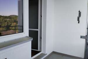 3-Zimmer-Wohnung in Chemnitz Markersdorf mit Einbauküche und großem Balkon  – Kurt-Schneider-Straße 22, 9122 Markersdorf, Chemnitz – Vorschaubild 12
