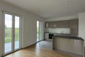4-Zimmerwohnung im Neubau mit Balkon am Rheinufer