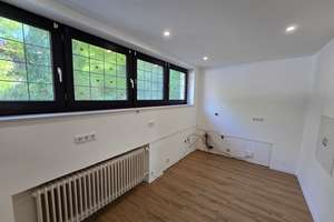 Helle 3,5 Zimmerwohnung mit Balkon nahe dem Klinikum! – Die vollständige Adresse der Immobilie erhältst du vom Anbieter., 42653 Gräfrath, Solingen – Vorschaubild 6