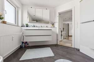 Ruhiges Wohnen in Worblingen- Gepflegte 3-Zimmerwohnung mit Balkon, Terrasse, Garage & Stellplatz – 78239 Rielasingen-Worblingen – Vorschaubild 9