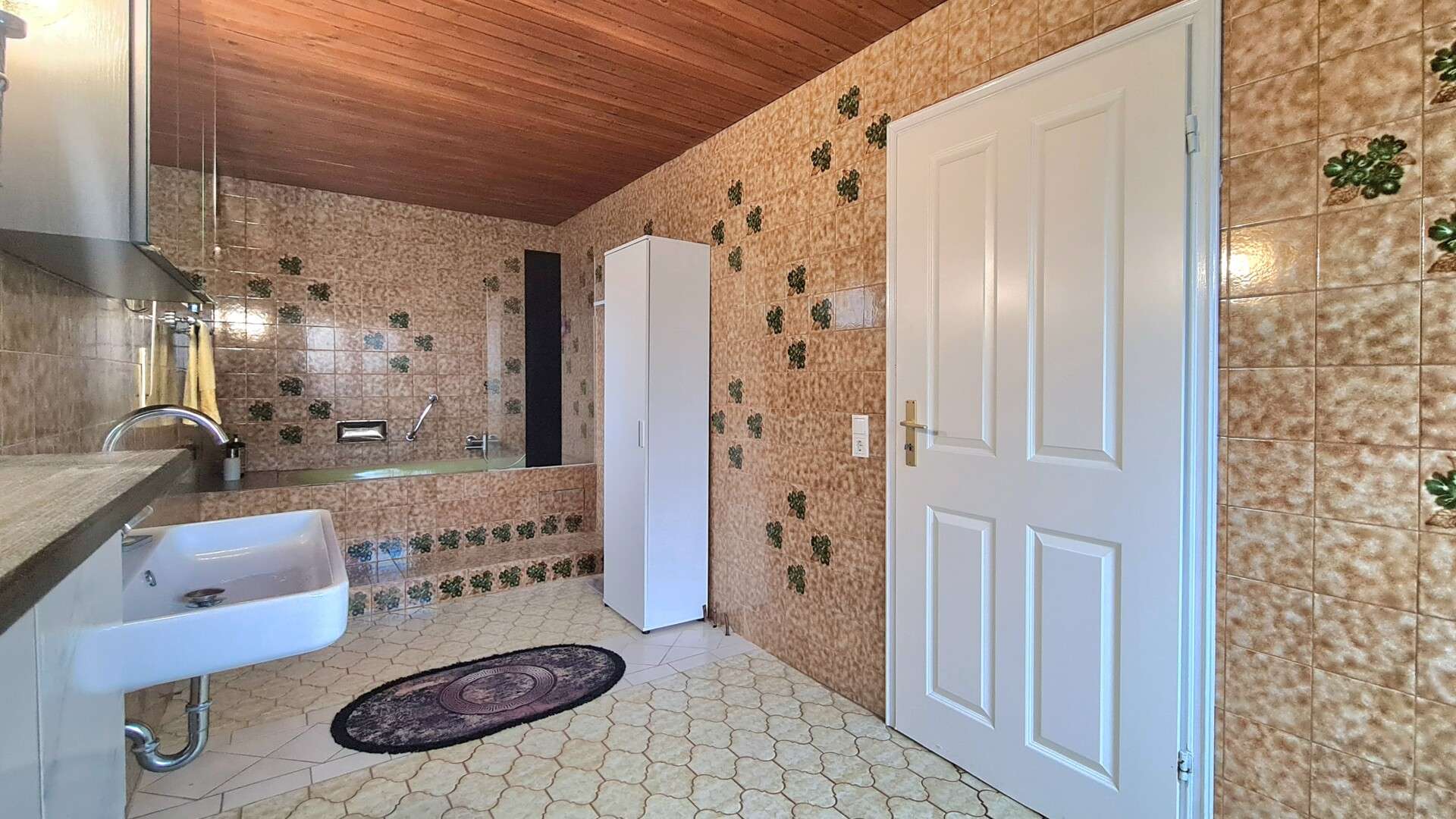 Immobilie in Hennef (Sieg) - Gepflegtes, verklinkertes Zweifamilienhaus mit zwei Garagen und PV-Anlage in Hennef-Blankenberg! - Bild 7