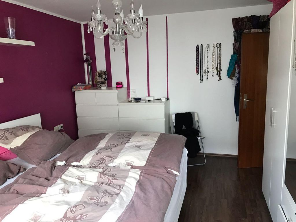 WG Zimmer in 2,5 Zimmer Wohnung zu Vermieten in Reutlingen