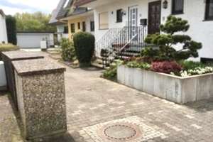 Familienidyll am Waldrand – Großzügiges Zuhause mit Südgarten, Garage & Dachstudio in OF-Bieber.