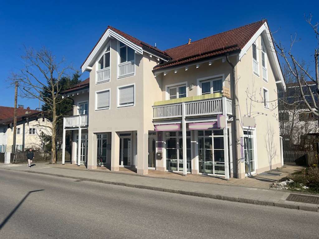 Immobilie in Höhenkirchen-Siegertsbrunn - Wohn- und Geschäftshaus im Südosten des Landkreises München - Bild 0