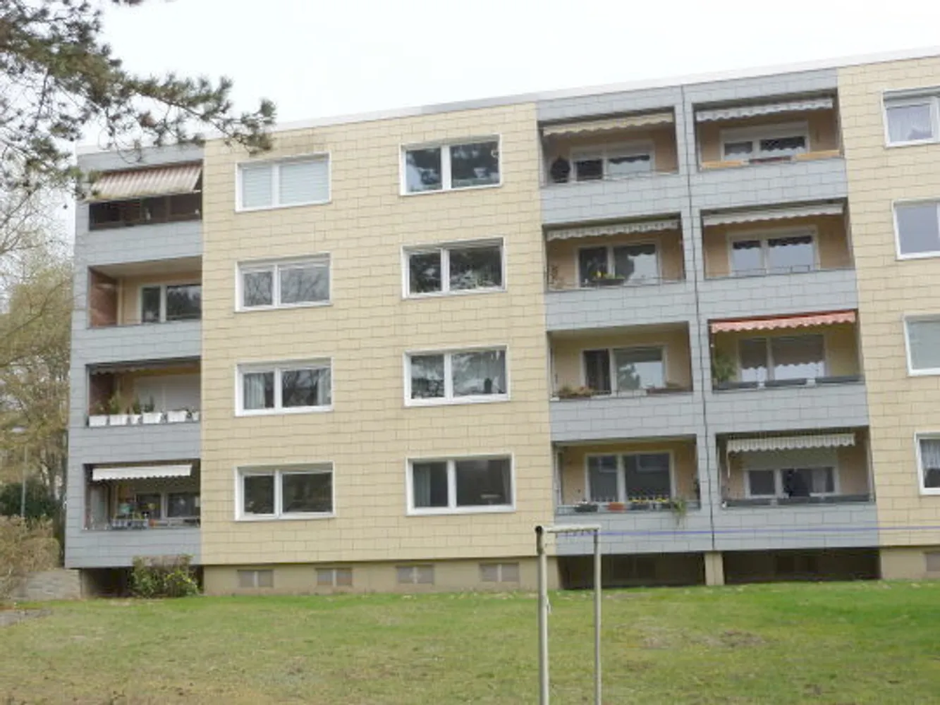 +++ GUT GESCHNITTENE SANIERUNGSBEDÜRFTIGE 3 ZI.-ETW AM SCHWARZEN BERGE, Braunschweig – Bild 4