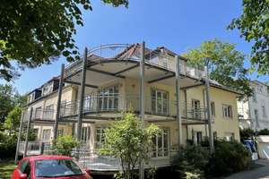 Lichtdurchflutete 6 Zimmer Wohnung in Wiesbaden Südost