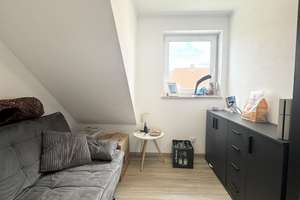 Neuwertig - Wohnung mit gehobener Ausstattung im DG - Lofteffekt - Balkon - Garage - Stellplatz – Baumgartenstraße 3, 90574 Roßtal – Vorschaubild 14