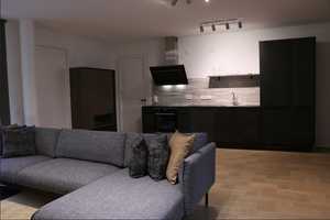 Stadtrausch & Ruheoase: Bezugsfreie 4-Zimmer-Luxuswohnung im Herzen von München – Erhardtstraße 10, 80469 München – Vorschaubild 3