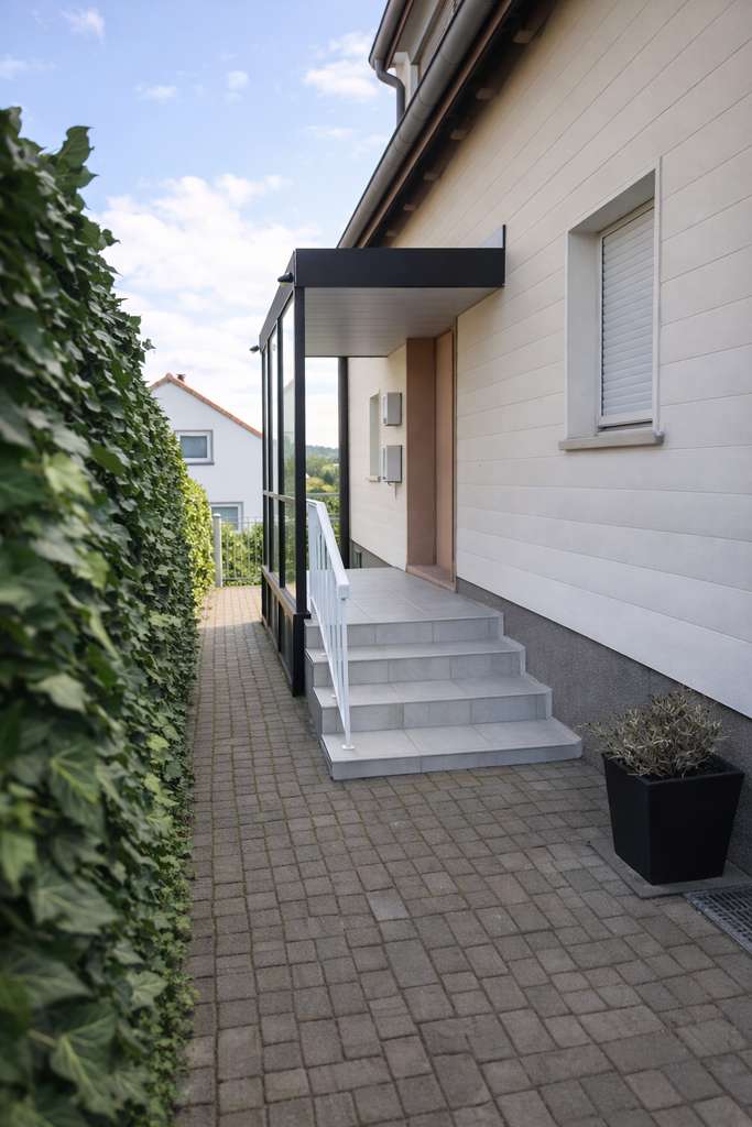 Immobilie in Ölbronn-Dürrn - Charmantes Einfamilienhaus mit 7,5 Zimmern in Ölbronn - Bild 2