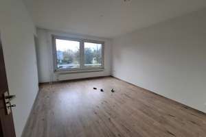 Charmante 2-Zimmer-Wohnung mit Balkon in Düsseldorf – Josef-Stick-Straße 1, 40229 Eller, Düsseldorf – Vorschaubild 1