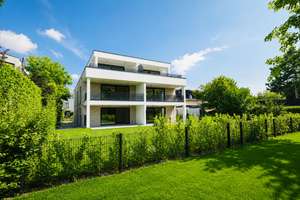Exklusiver Neubau | Erstbezug | großer Garten | 2 Bäder | Designküche | Aufzug | TG | Smart Home