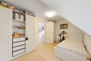 Saniertes Einfamilienhaus mit großem Garten und Doppelgarage in Nürnberg – Die vollständige Adresse der Immobilie erhältst du vom Anbieter., 90441 Hohe Marter, Nürnberg – Vorschaubild 4