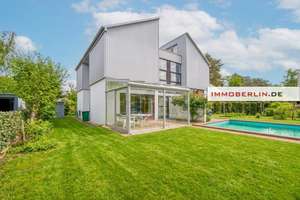 IMMOBERLIN.DE - Brillantes Architektenhaus mit Südgarten in harmonischer Lage – Die vollständige Adresse der Immobilie erhältst du vom Anbieter., 13503 Heiligensee, Berlin – Vorschaubild 1