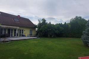 Geräumiges und modernisiertes 8-Zimmer-Einfamilienhaus mit geh. Innenausstattung in bester Lage – Die vollständige Adresse der Immobilie erhältst du vom Anbieter., 76149 Neureut, Karlsruhe – Vorschaubild 4