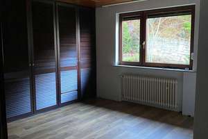 Großzügiges Einfamilienhaus mit Kamin, Terrasse und viel Platz für die ganze Familie – Im Eiertal 21, 67273 Weisenheim am Berg – Vorschaubild 7
