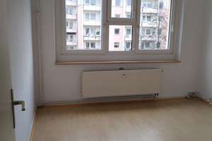 Renovierte 3 Zimmer 58m2 Wohnung mit Einbauküche und Balkon – Kurt-Schneider-Straße 22, 9122 Markersdorf, Chemnitz – Vorschaubild 2