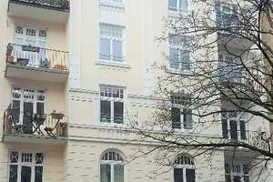 Sanierte 1,5-Zimmer Altbauwohnung im EG  mit großem Garten in Eppendorf (Nähe UKE)