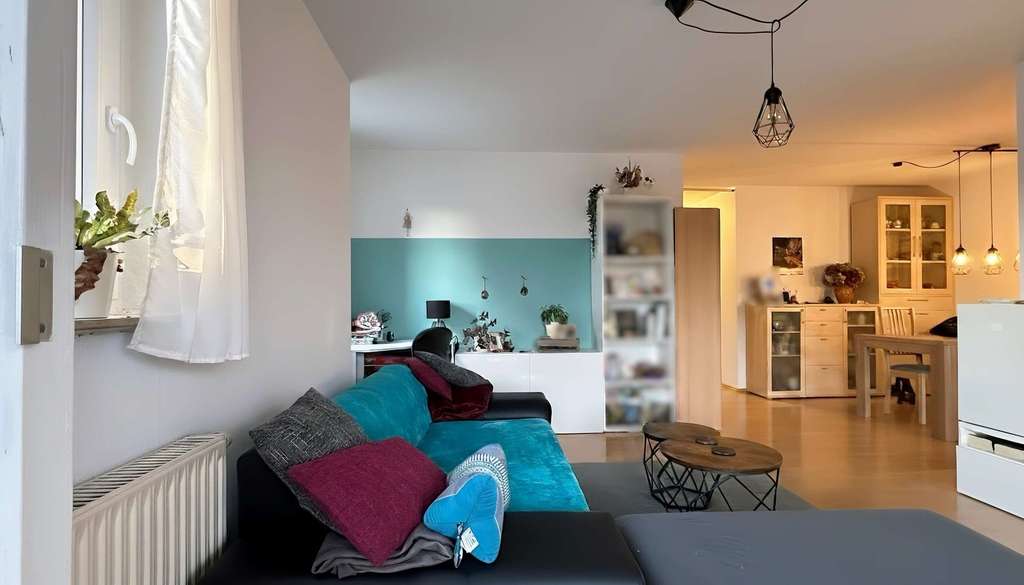 Immobilie in Brackenheim - Attraktive 3,5-Zimmer-Wohnung mit Südbalkon, Einbauküche, Garage & Stellplatz - Bild 1