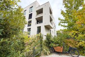 TOWNHOUSE MIT GARTEN: Exklusive Maisonettewohnung am Henninger Turm in Frankfurt – 60599 Sachsenhausen-Süd, Frankfurt am Main – Vorschaubild 2