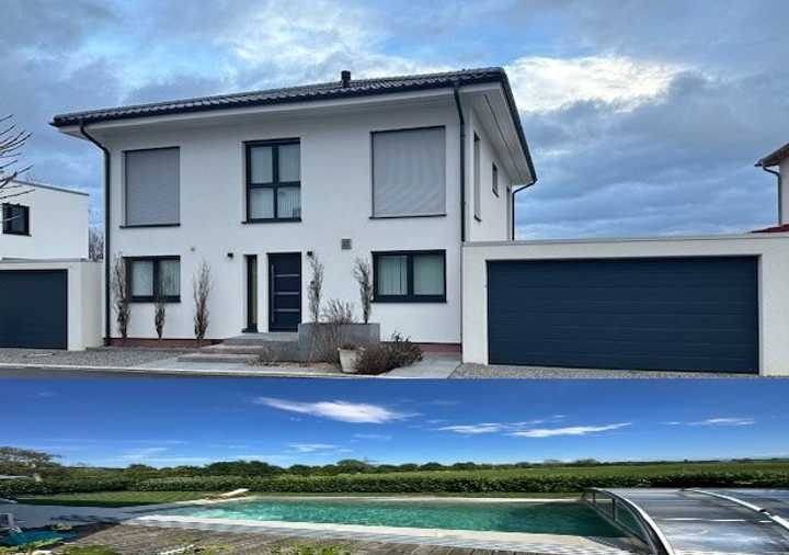 Stadtvilla mit Pool und Alpensicht, in einer ruhigen, attraktiven und Traumhaften Lage von Markdorf