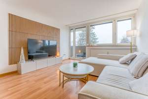 Urban wohnen, entspannt genießen: Lichtdurchflutete 2-Zimmer-Wohnung im 4. OG mit Blick ins Grüne – Die vollständige Adresse der Immobilie erhältst du vom Anbieter., 80997 Moosach-Bahnhof, München – Vorschaubild 2