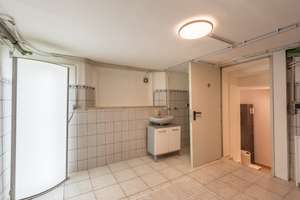 Villa in TOP LAGE von Düsseldorf-Kaiserswerth mit Geschichte und vielfältigen Nutzungsmöglichkeiten – Die vollständige Adresse der Immobilie erhältst du vom Anbieter., 40489 Kaiserswerth, Düsseldorf – Vorschaubild 78