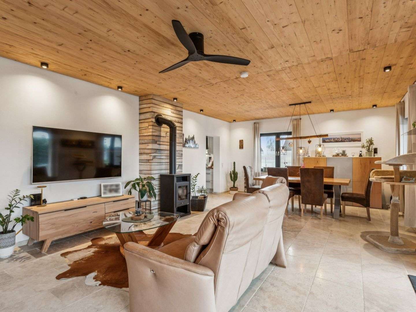 Immobilie in Asbach - Ein Zuhause zum Verlieben – hochwertig saniertes Einfamilienhaus in Traumlage am Feldrand in Asbach - Bild 3