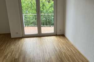 Schöne helle neu renovierte 2 Zimmerwohnung mit Balkon in Stuttgart Nord – Relenbergstraße 27 a, 70174 Relenberg, Stuttgart – Vorschaubild 2