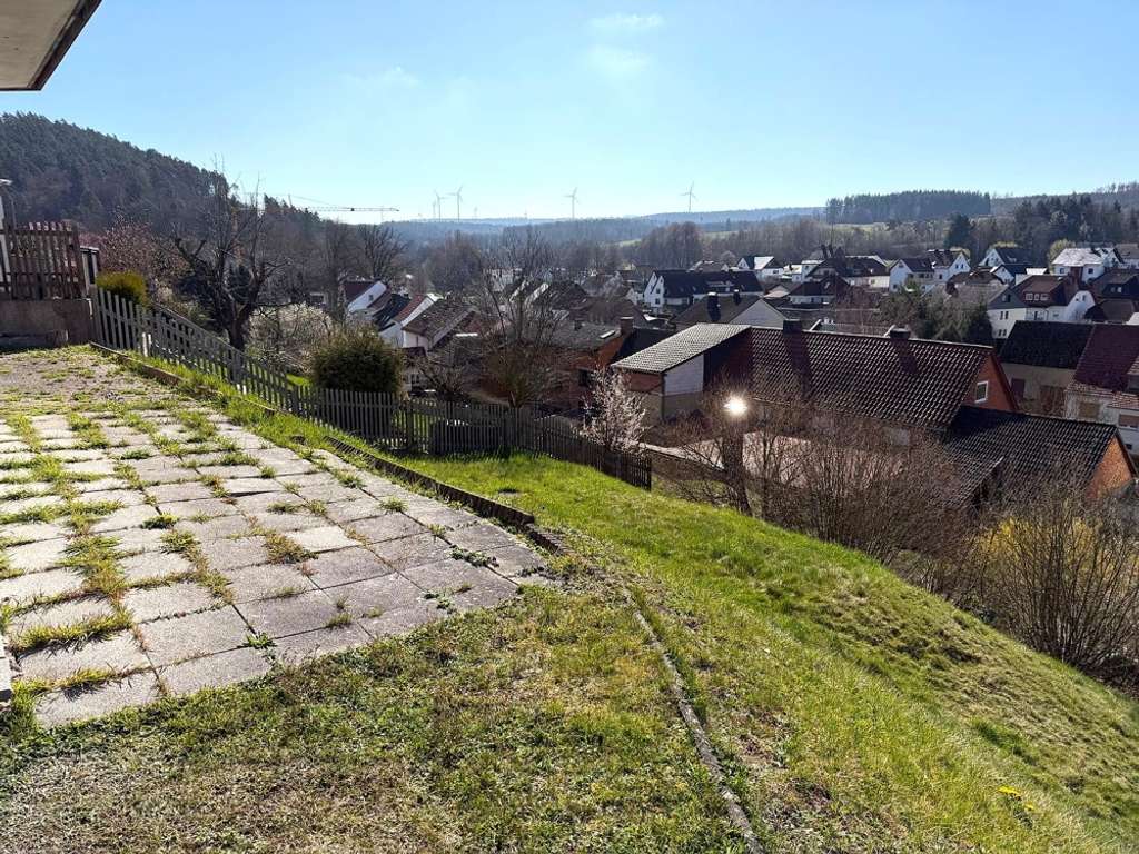 Immobilie in Ronshausen - Ein- Zwei- oder Dreifamilienhaus in Ronshausen - mit Ausblick in guter Lage !!! - Bild 4