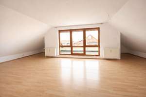 Zuhause mit 3,5 Zimmern und 3 Balkonen in Reutlingen – Ulrichstraße 34, 72764 Reutlingen-Mitte, Reutlingen – Vorschaubild 2