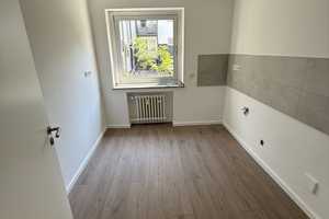 Erstbezug nach Sanierung: attraktive 3-Zimmer-Wohnung mit Einbauküche in Köln-Ehrenfeld – Köln – Vorschaubild 4