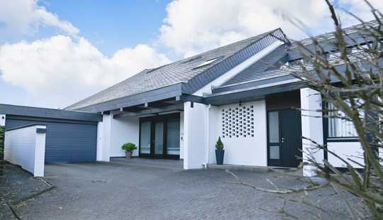 Bild von Freistehendes Wohn- und Geschäftshaus in solider Massivbauweise in Weddel