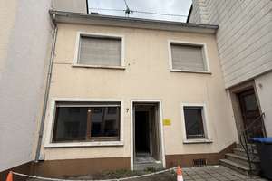Sanierungsbedürftiges Einfamilienhaus mit Potential und historischer Substanz in  Trier-Pfalzel
